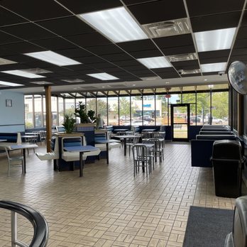 Cook Out - Dining area - Fast Food Near Me - Chapel Hill, North Carolina