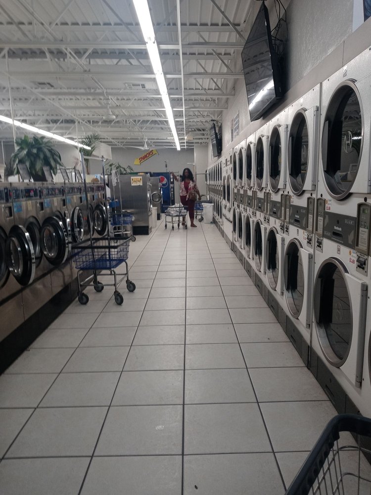 PAT’S WASH TUB Updated August 2024 914 SW Lee Blvd, Lawton