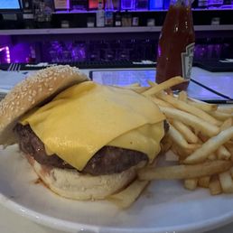 DRY AGED BURGER DRY AGED BURGER