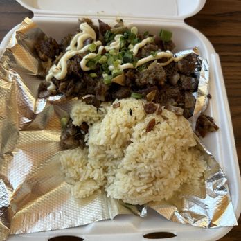Papababes Kitchen - Sisig plate, picture doesn't do it justice - Filipino Near Me - Fontana, California