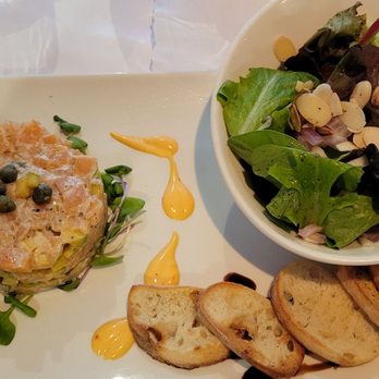 Le Manoir du Spaghetti - Tartare de saumon - Italian Near Me - Trois-Rivières, Quebec Le Manoir du Spaghetti - Tartare de saumon - Italian Near Me - Trois-Rivières, Quebec