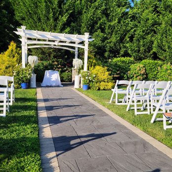 The Warrington - Outdoor wedding area - Country Clubs Near Me - Warrington, Pennsylvania The Warrington - Outdoor wedding area - Country Clubs Near Me - Warrington, Pennsylvania