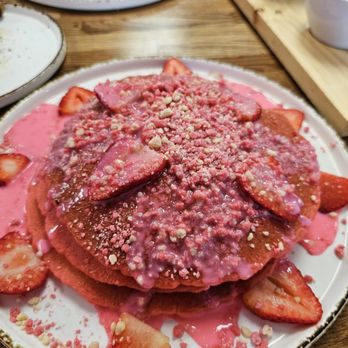 Madres Brunch - Breakfast & Brunch Near Me - Whittier, California