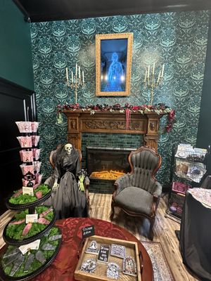 Sisters Grimm Ghost Tours & Oddities Parlor by null