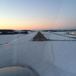 Dream Flight School - Dream Flight School Cessna 172 on final approach to 34