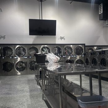 Clean Freaks Laundry Service - Inside laundromat - Laundromat Near Me - Spring Valley, Nevada