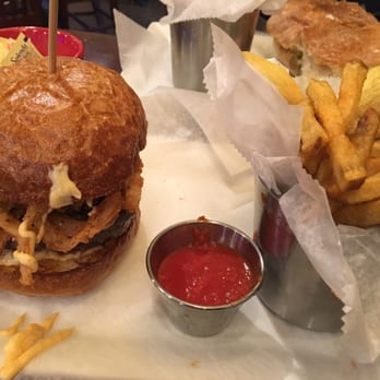 BrewRiver Creole Kitchen - Burger - Gastropubs Near Me - Cincinnati, Ohio BrewRiver Creole Kitchen - Burger - Gastropubs Near Me - Cincinnati, Ohio