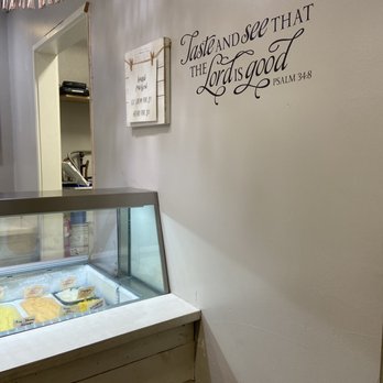 Moena Sweets - Ice Cream & Frozen Yogurt Near Me - Honolulu, Hawaii Moena Sweets - Ice Cream & Frozen Yogurt Near Me - Honolulu, Hawaii