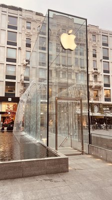 Apple Store Piazza Liberty by null