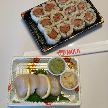 Mola - Salmon Roll - Sushi Bars Near Me - Pittsburgh, Pennsylvania