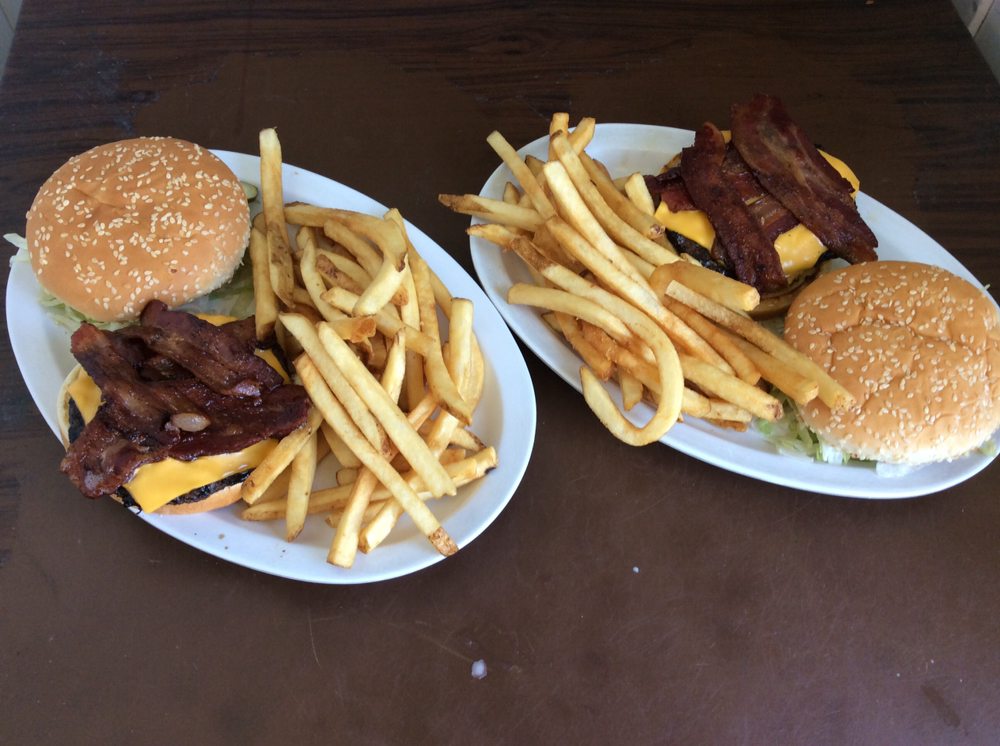 PICKLE’S PLACE Updated September 2024 140 Photos & 203 Reviews