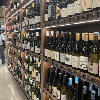 Erewhon - Grocery Near Me - Glendale, California