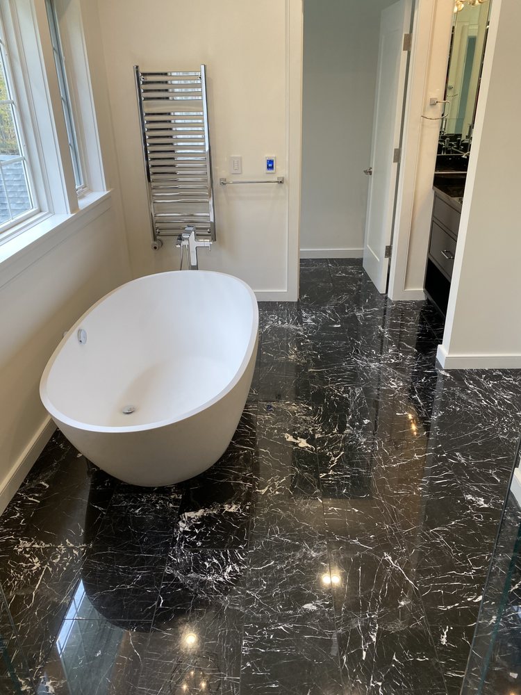 Slide of Lisi Contracting