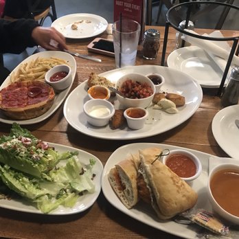 Giordano's - Pizza Near Me - Chicago, Illinois