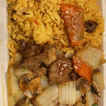 Main Moon - Beef with mushroom - Chinese Near Me - Brookfield, Connecticut