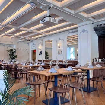 Brasserie Lundi - Dining room - French Near Me - Atlanta, Georgia Brasserie Lundi - Dining room - French Near Me - Atlanta, Georgia