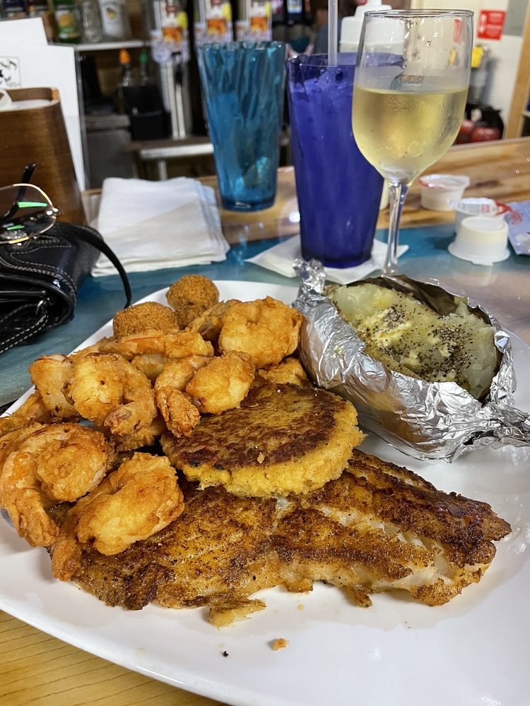 Highway 77 Fish Market Logo