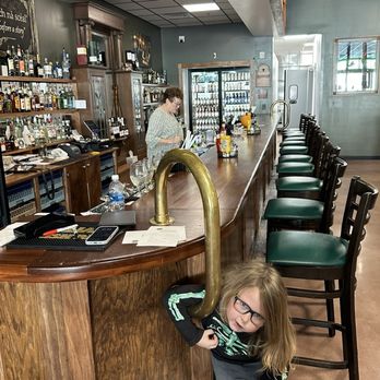Bridget’s Public House - Excellent bar with a story. It's mahogany and came from very interesting roots. - Irish Near Me - Oskaloosa, Iowa