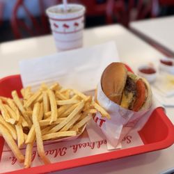 In-N-Out Burger - Cheeseburger Combo