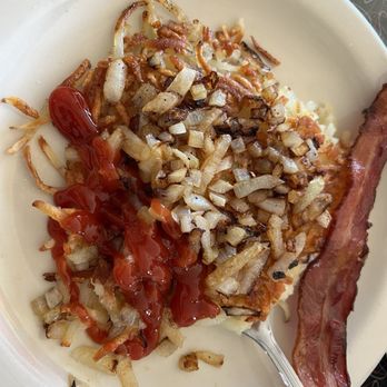 Denny's Diner - Breakfast & Brunch Near Me - Lake Delton, Wisconsin