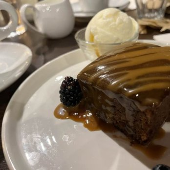 Ben Nevis Pub - Sticky Toffee Pudding - British Near Me - Fort William, HLD