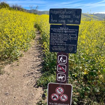 Zuma Ridge Trail - Ridge Canyon Access Trailhead from the parking lot. - Hiking Near Me - Malibu, California