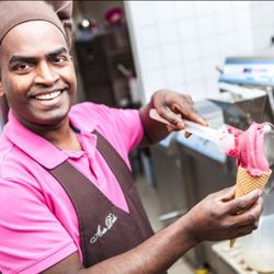 Arte Dolce Gelateria - Eismann Kumar im Eislabor