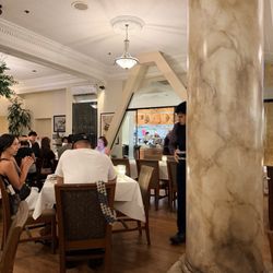 L'Opera - Dining room