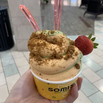 Somisomi - Matcha and Thai tea swirl with biscoff crumbs and strawberry - Ice Cream & Frozen Yogurt Near Me - Tukwila, Washington Somisomi - Matcha and Thai tea swirl with biscoff crumbs and strawberry - Ice Cream & Frozen Yogurt Near Me - Tukwila, Washington
