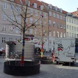 Tonis Lángos - Tonis Lángos og Yarn Bombing på kultorvet