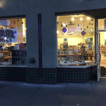 Fantastic Comics - Storefront - Bookstores Near Me - Berkeley, California