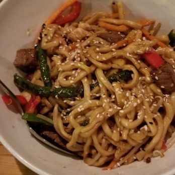 Vanessa's Bistro - Garlic noodle with beef and chicken - Vietnamese Near Me - Walnut Creek, California Vanessa's Bistro - Garlic noodle with beef and chicken - Vietnamese Near Me - Walnut Creek, California