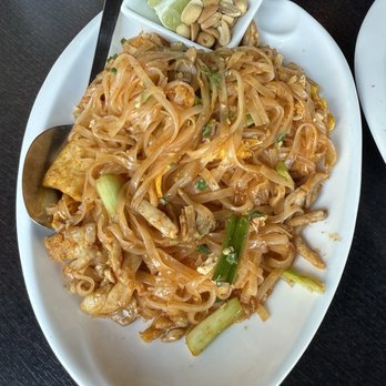 SL Kitchen - E4.Pad Thai - Thai Near Me - San Leandro, California