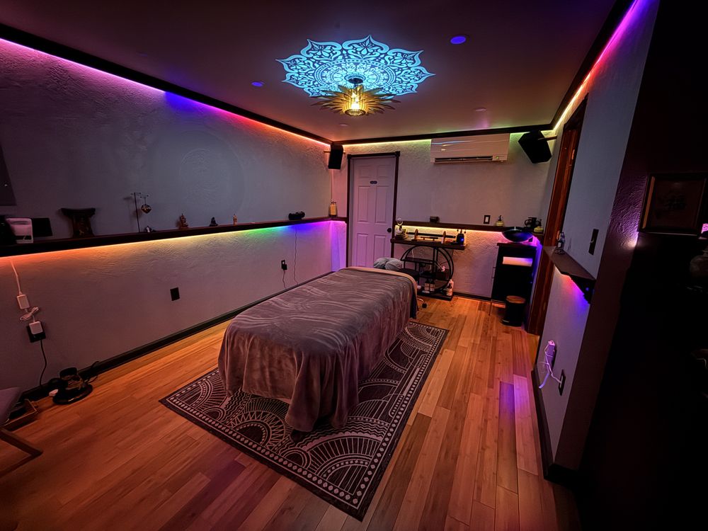 Untangled Massage Logo