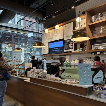 Goddess and the Baker, 33 S Wabash-Millennium Park - Storefront - Coffee & Tea Near Me - Chicago, Illinois