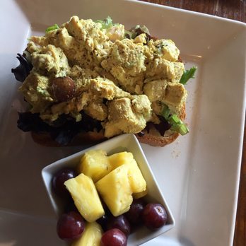 Wahoo! Grill - Curried chicken sandwich - Seafood Near Me - Decatur, Georgia