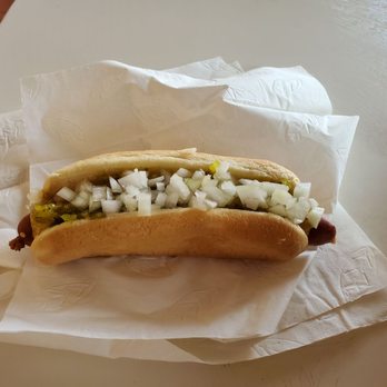 Carneys - Chicago dog... missing a number of key ingredients to be a proper Chicago dog. - Burgers Near Me - Studio City, California Carneys - Chicago dog... missing a number of key ingredients to be a proper Chicago dog. - Burgers Near Me - Studio City, California