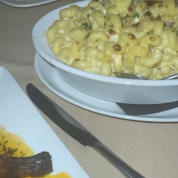 Queensview Steakhouse - Mac & Cheese    Gruyere, Smoked Gouda, Cavatappi Pasta - Steakhouses Near Me - Long Beach, California