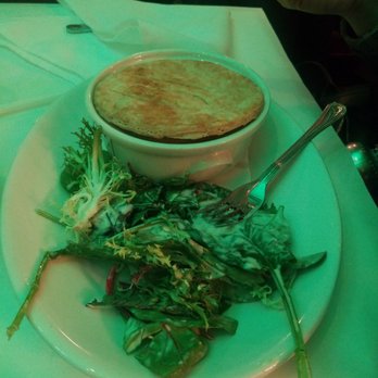 The Marshall Field's Walnut Room - chicken pot pie - American Near Me - Chicago, Illinois