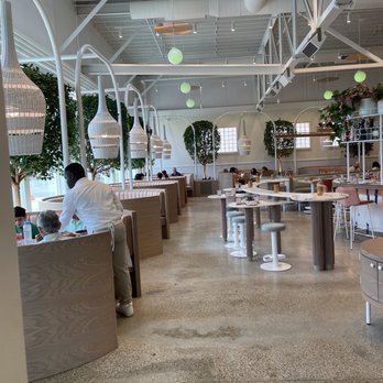 Mad Nice - Atmosphere - Italian Near Me - Detroit, Michigan