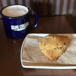 Blue Collar Coffee - Got myself a tasty London Fog Tea Latte and Apple Cinnamon Scone.