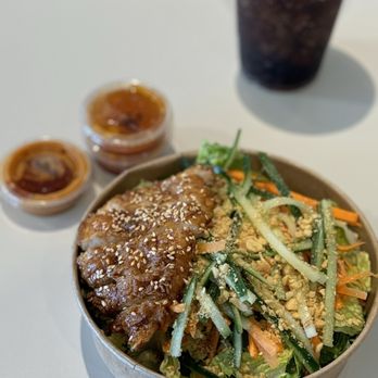 Sugar Wing - Kung Pow Chicken Salad - Chicken Wings Near Me - Seminole, Florida