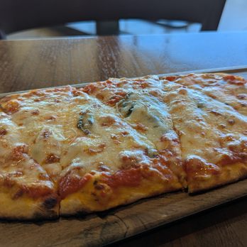 Meril - Margherita flatbread - American Near Me - Henderson, Nevada Meril - Margherita flatbread - American Near Me - Henderson, Nevada