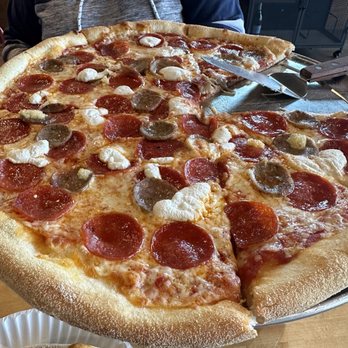 Antonio's Pizza Apopka - 16" Grandpa's Favorite Pizza - Pizza Near Me - Apopka, Florida