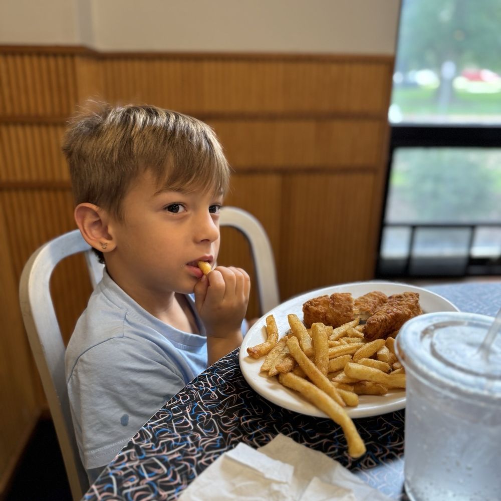 Boys Town - Kids 3-piece chicken tenders with fries - Cafes Near Me - Boys Town, Nebraska Boys Town - Kids 3-piece chicken tenders with fries - Cafes Near Me - Boys Town, Nebraska