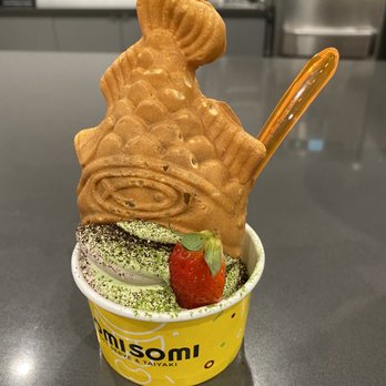 Somisomi - Oreo and Matcha Swirl with Nutella filling inside the fish bread. Sprinkled with Oreo and graham with a strawberry on the side. - Desserts Near Me - Carrollton, Texas Somisomi - Oreo and Matcha Swirl with Nutella filling inside the fish bread. Sprinkled with Oreo and graham with a strawberry on the side. - Desserts Near Me - Carrollton, Texas