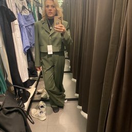 dressing room try on