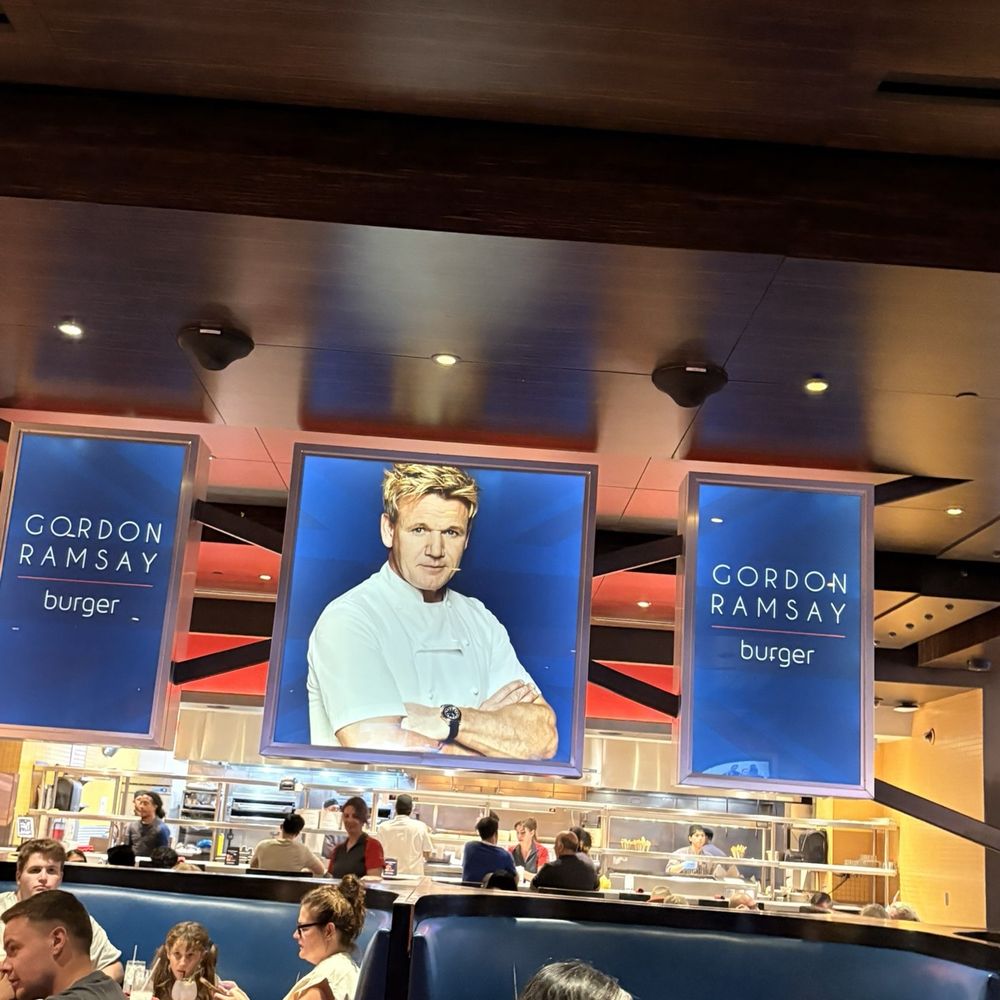 Gordon Ramsay Burger - Kitchen pictures - Burgers Near Me - Las Vegas, Nevada Gordon Ramsay Burger - Kitchen pictures - Burgers Near Me - Las Vegas, Nevada