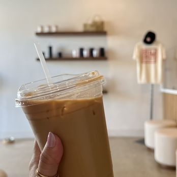 Varraco Coffee + Roasters - Vanilla Latte - Coffee & Tea Near Me - Palm Desert, California