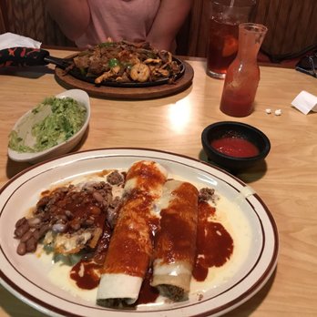 Señor Tequila - Fajitas and a combo plate. - Mexican Near Me - Little Rock, Arkansas Señor Tequila - Fajitas and a combo plate. - Mexican Near Me - Little Rock, Arkansas